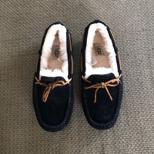 Ugg Dakota moccasins